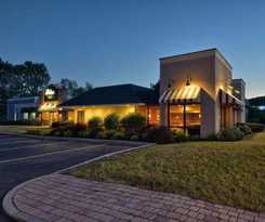 Hotel Clarion Inn and Suites - University Area