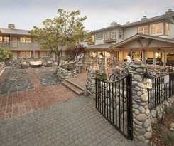 Hotel Le Petit Pali at 8th Ave