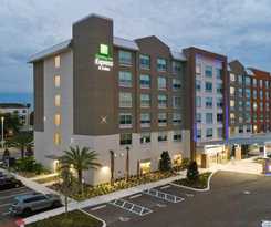 Holiday Inn Express and Suites Orlando - Lake Buena Vista, an IHG Hotel