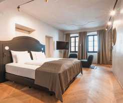 H5 Grauer Bär Studios and More