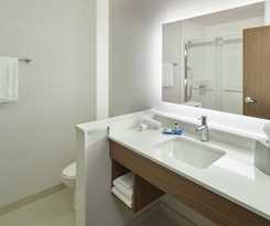 Holiday Inn Express Doral Miami, an IHG Hotel