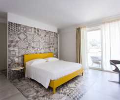 Luna Minoica Suites and Apartments