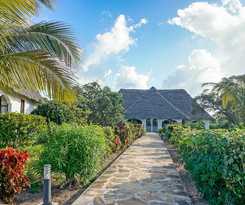 Hotel Pearl Beach Resort by Sansi