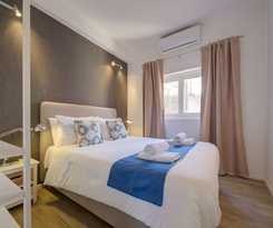 Tritoni harbour suites