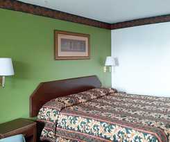 Hotel OYO Kings at Clovis