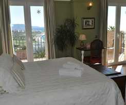 Welcome Inn Nerja Guest House