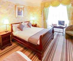 OYO Lamphey Hall