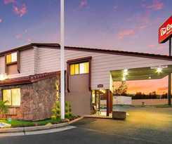 Ramada by Wyndham Medford Airport North 