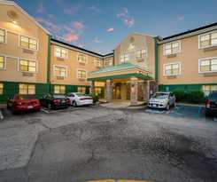 Hotel HomeTowne Studios by Red Roof St. Louis - Airport/ N Lindbergh