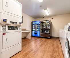 HomeTowne Studios by Red Roof Fresno - West