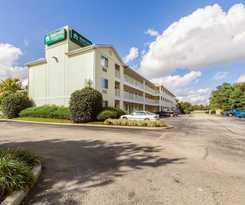 Hotel HomeTowne Studios by Red Roof Philadelphia - Maple Shade, NJ