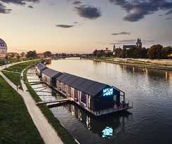New Port Hotel
