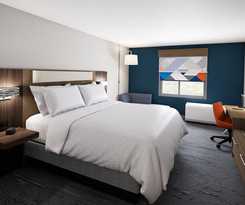 Holiday Inn Express And Suites Bronx NYC, an IHG Hotel