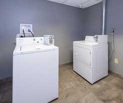 Hotel HomeTowne Studios by Red Roof Wilmington - New Castle