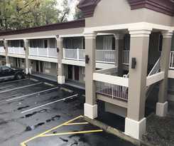 HomeTowne Studios by Red Roof Bordentown - McGuire AFB