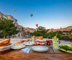 Hera Cave Suites