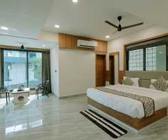 Hotel Daksh Eden Greenz -a Luxury Resort
