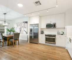 Spacious 4-bed Condo Steps From French Quarter