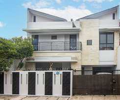 Oyo 93500 Rizki Residence By Tos