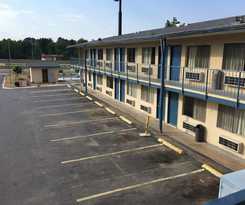 Super 7 Inn