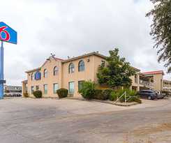 Hotel Motel 6 San Antonio, Tx - Fiesta Trails