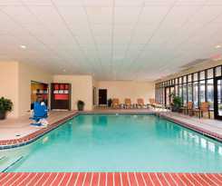 Courtyard By Marriott Louisville Downtown