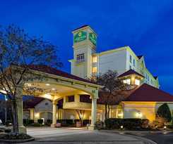 Hotel La Quinta by Wyndham Haywood Mall-Near Greenville Downtown