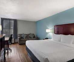 Hotel Clarion Inn And Suites Airport
