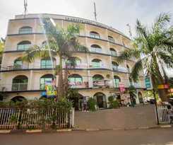 La Grand Chez Johnson Muyenga