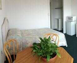 Hotel Gold Crest Motel