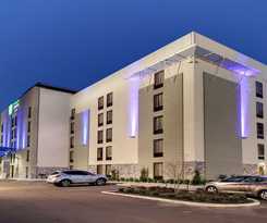 Hotel Holiday Inn Express And Suites Jackson Downtown - Coliseum, An Ihg