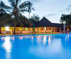 Hotel Travellers Beach And Club