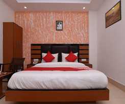 Hotel Oyo 13310 Noida Suites