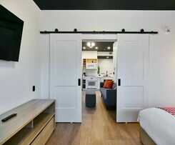 Hotel Raven Inn Whitehorse