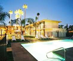 Hotel 7 Springs Inn And Suites