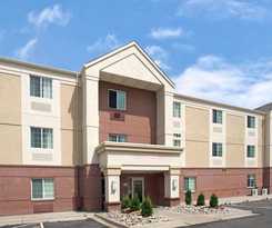 Mainstay Suites Omaha Old Mill