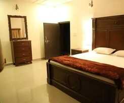 Hotel Karnavati Retreat
