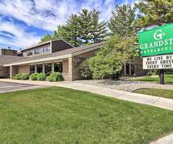 Blossom And Suites Traverse City