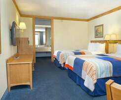Hotel Grand Country Waterpark Resort