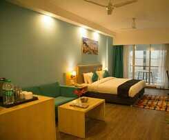 Hotel Four Leaf Service Suites