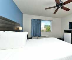 Hotel Surestay By Best Western Virginia Beach Royal Clipper