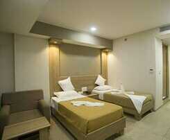Hotel Pride Biznotel - The Maison Anand