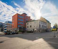 Enter Amalie