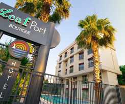 Leaf Port Hotel