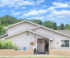  Super 8 by Wyndham Pittsburgh PA Airport/University Area 