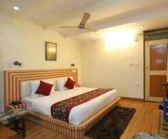 Goroomgo Luxury Moon Nainital