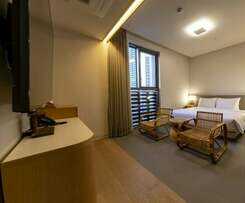 Hotel Hound Signature