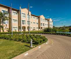 Howard Johnson Hotel & Convention Center by Wyndham, Merlo 