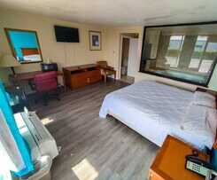 Clover Inn And Suites