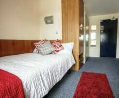 Seabraes Apartments And Rooms